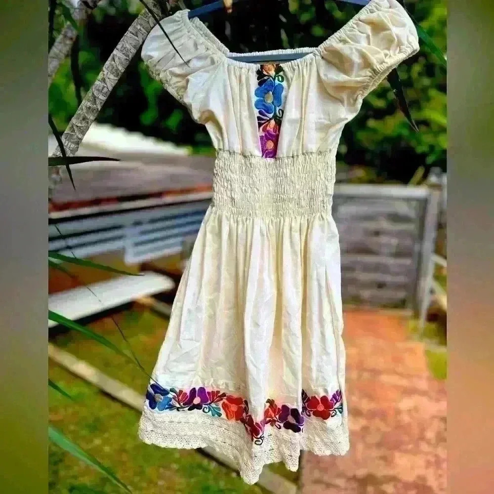 Mexican Embroidered Floral Flower Dress Size Girls Medium Festival Natural‎
